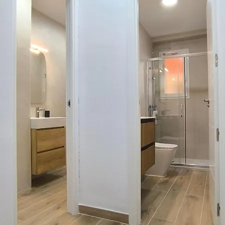 In With Wifi + Parking. Appartement Valencia